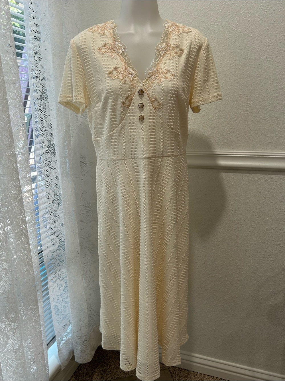 Ivory Lace-Trim V-Neck Midi Dress with Decorative Buttons